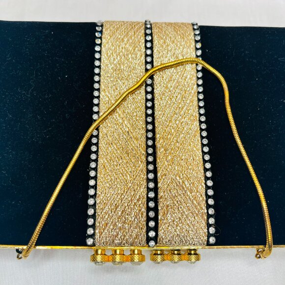 Vintage Elegance for Every Occasion: Black Velvet Handbag - Picture 7 of 12